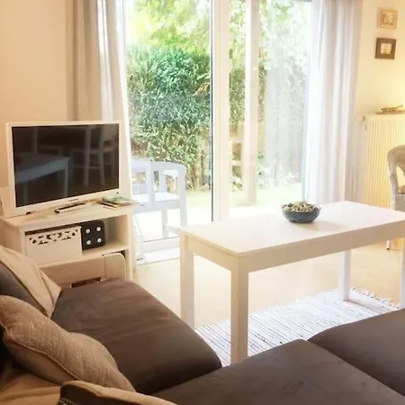 Gemuetliche 2 Zi-fewo Mit Terrasse, Strandnaehe, Wifi