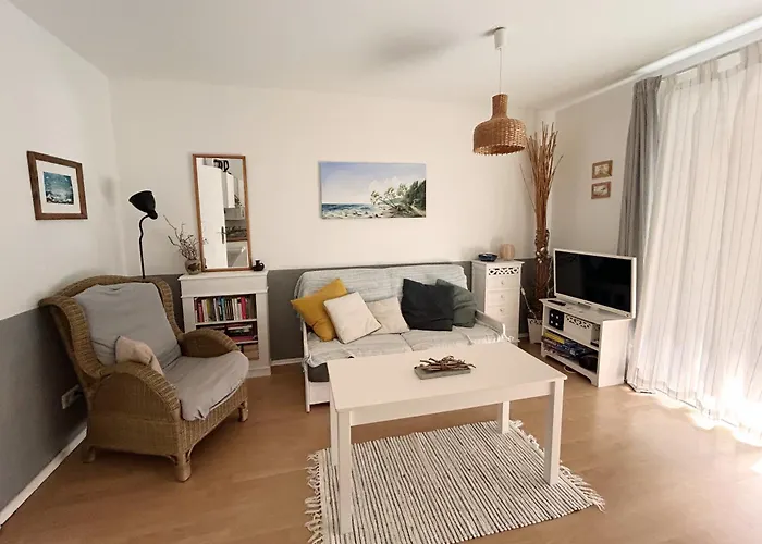 Gemuetliche 2 Zi-fewo Mit Terrasse, Strandnaehe, Wifi *